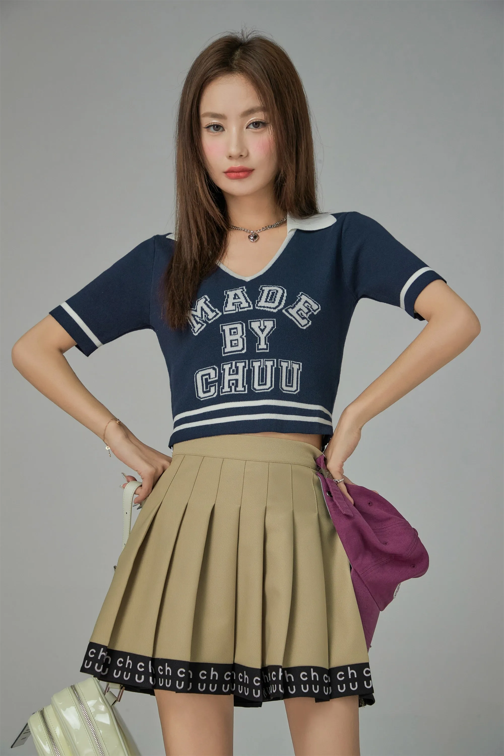 Chuu Spirit V-Neck Cropped T-shirt