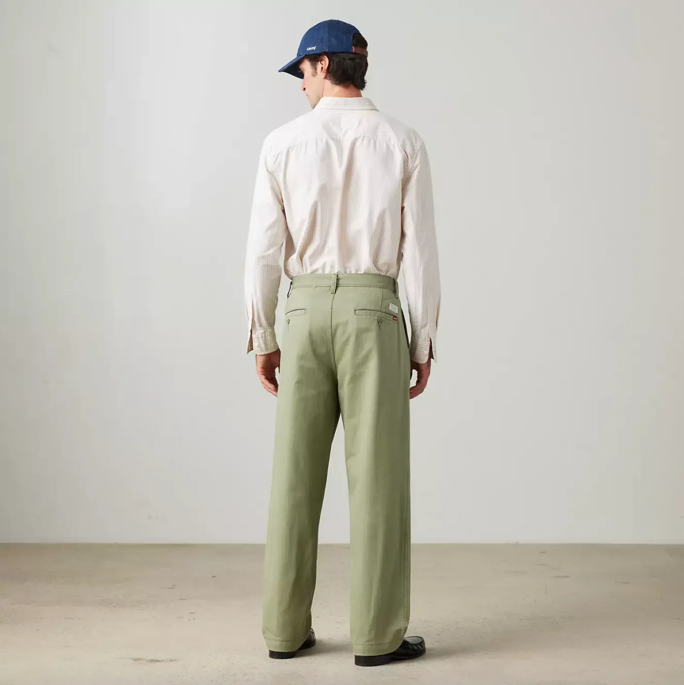 Levi Mens XX Chino Loose