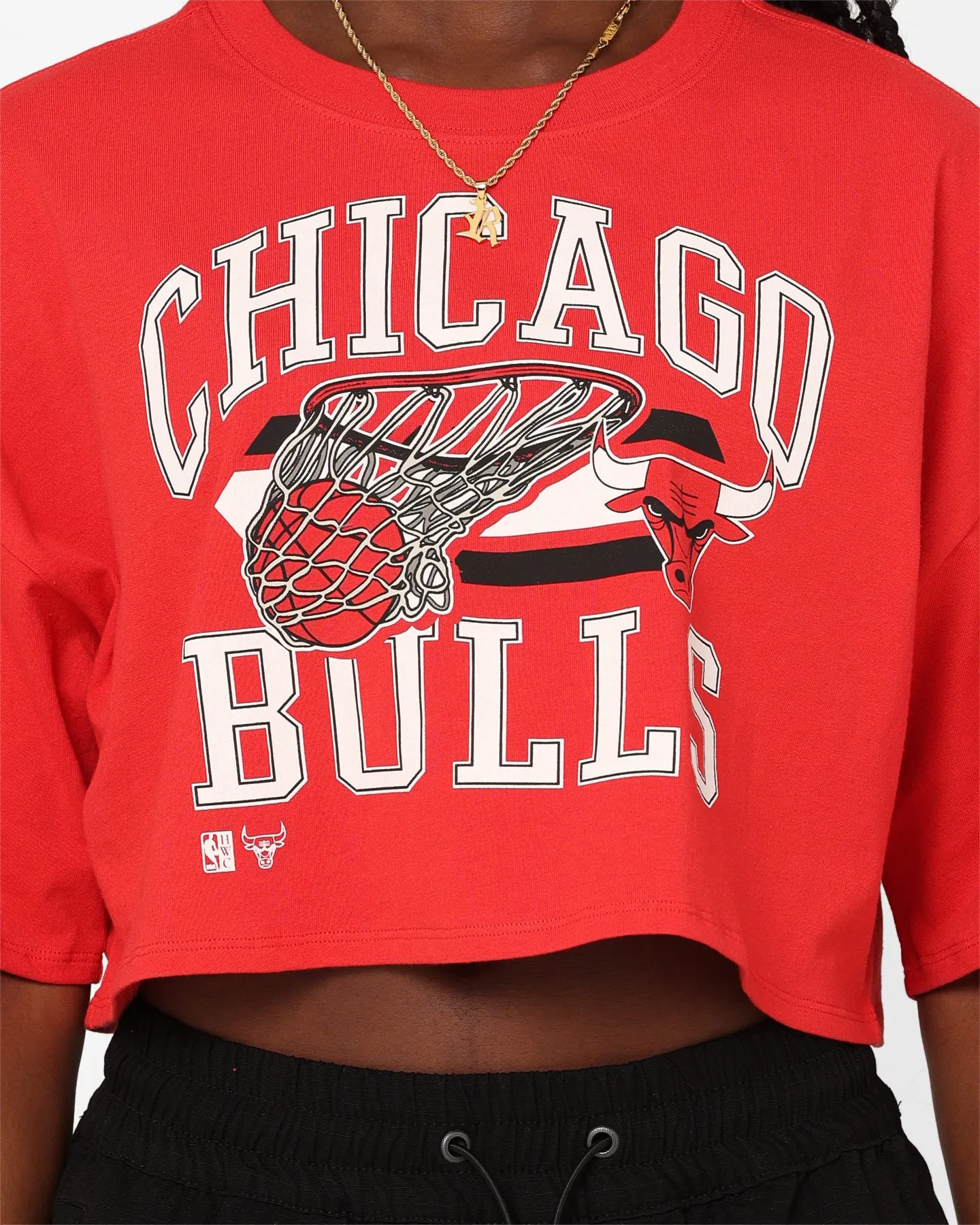 Mitchell & Ness Women's Chicago Bulls Dunk Arch Cut Off Crop T-Shirt Red