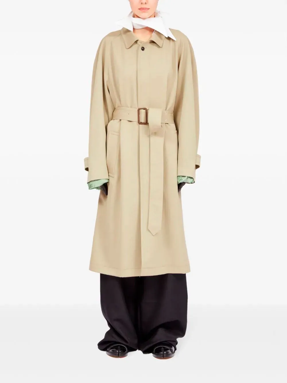 Spread-collar trench coat