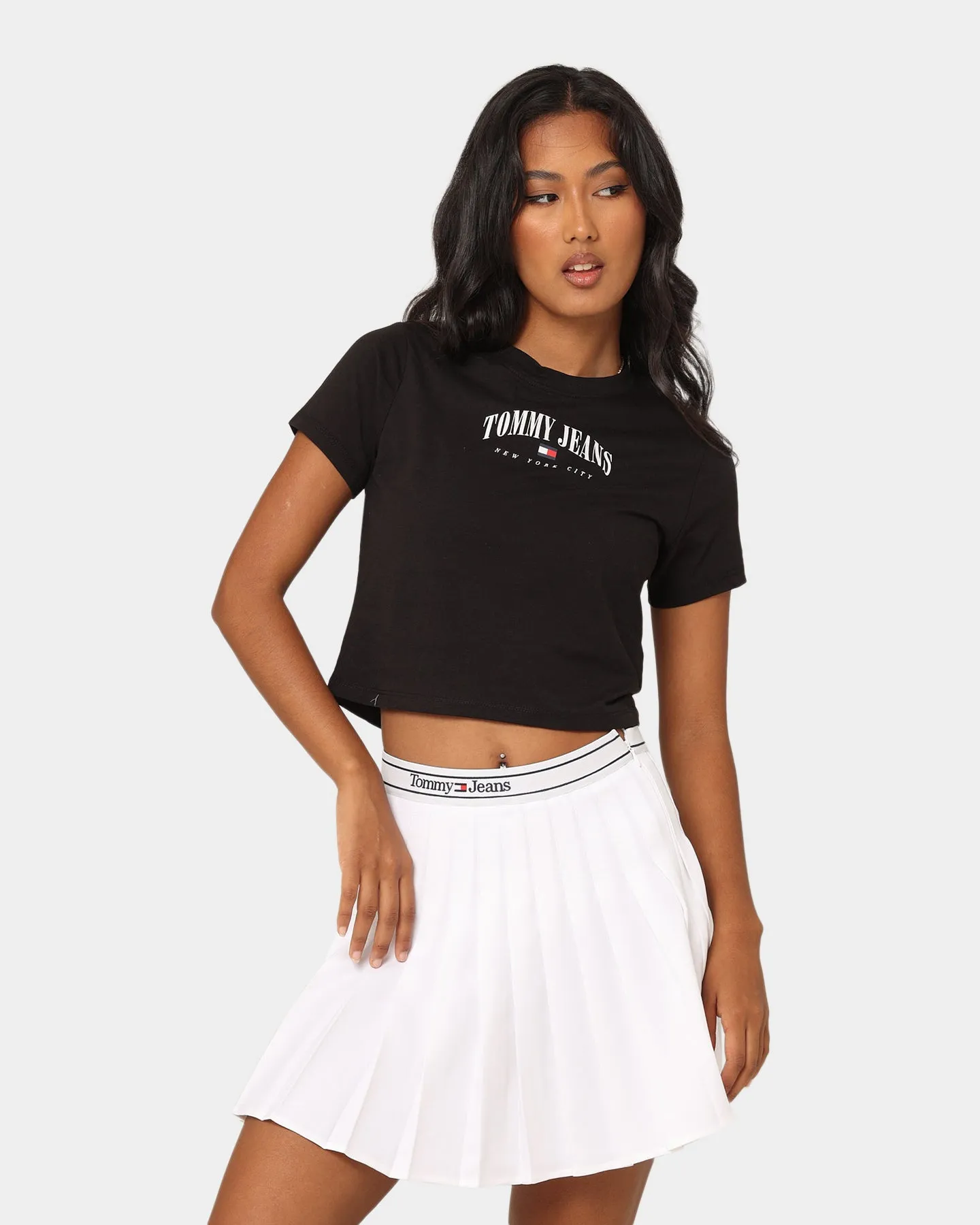 Tommy Jeans Women's TJW Baby Crop Essential Logo T-Shirt Black