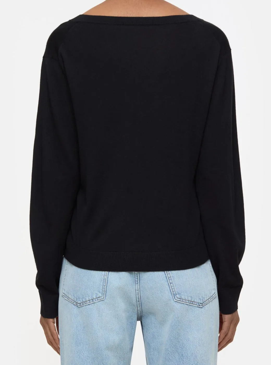 V-NECK BOXY | BLACK